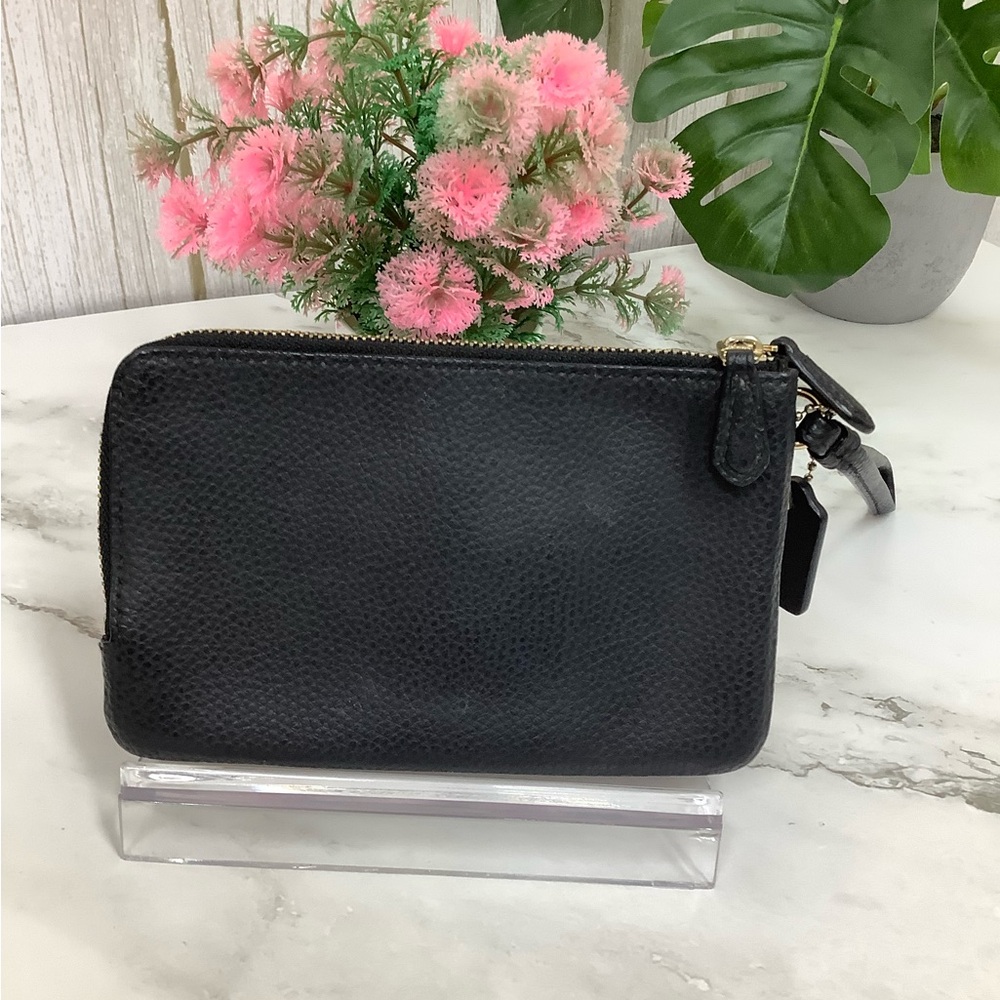 GUC Coach Pebbled Leather Black Doubled Zipper Wristlet with Gold Logo - Picture 2 of 8